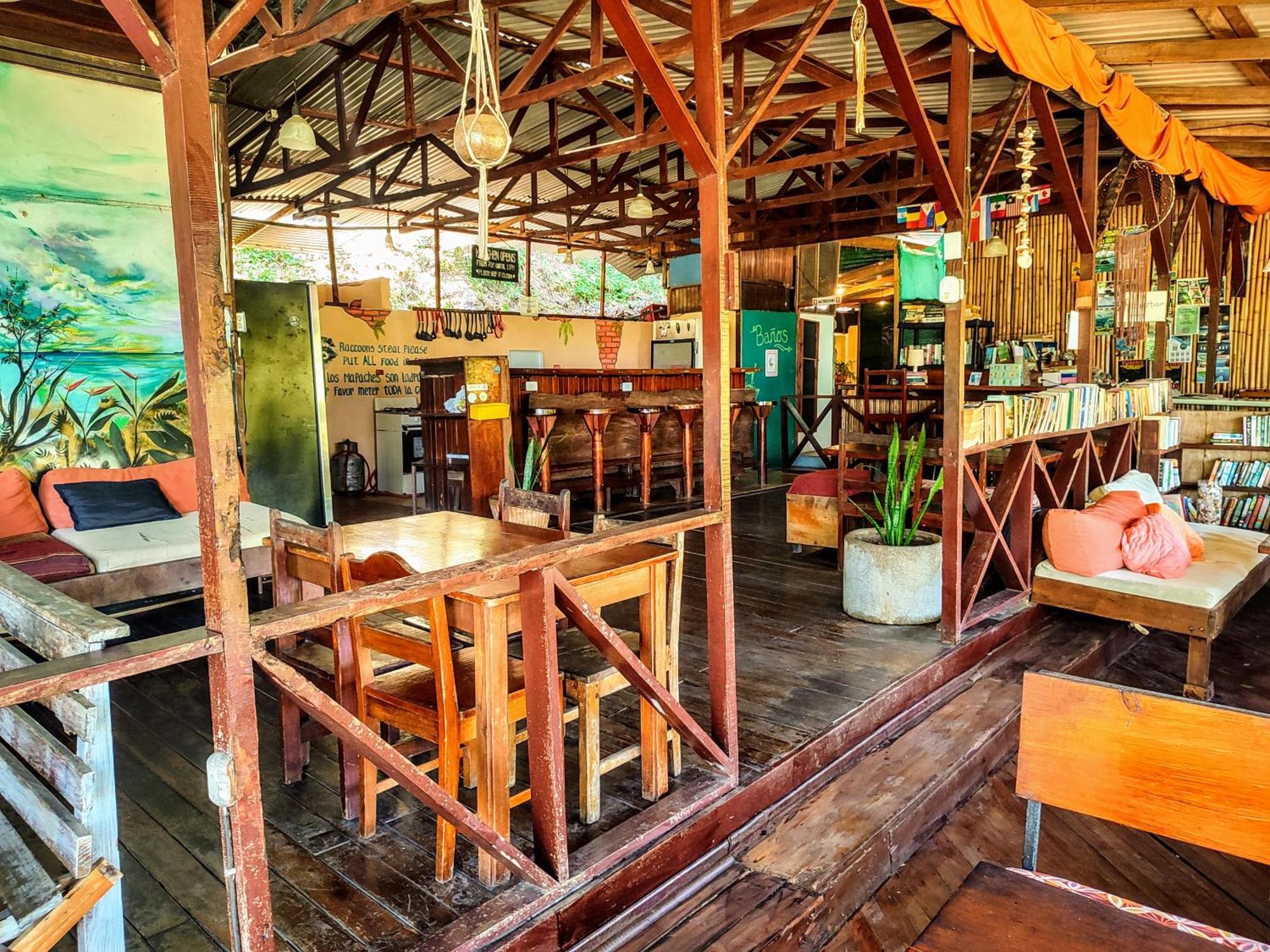 Hostel Plinio مانويل أنطونيو المظهر الخارجي الصورة
